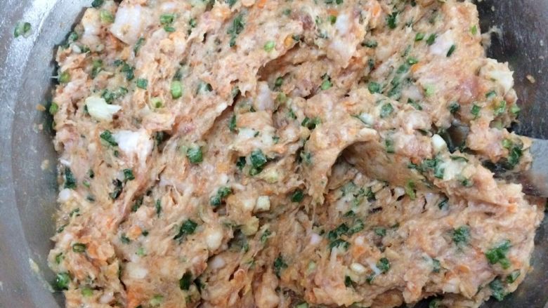 香煎酥脆黄金馄饨,香香哒肉馅做好啦,接下来就是包馄饨了!