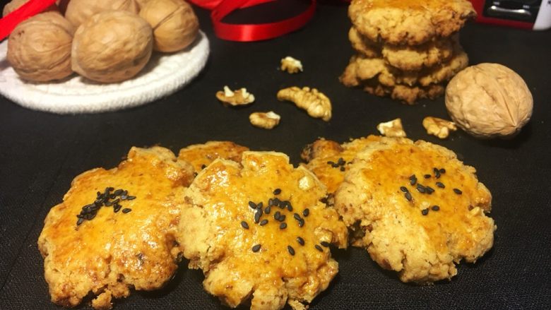 核桃酥,美味就完成啦！
大家喜欢我的菜谱记得点赞和收藏哦！欢迎评论留下您的宝贵意见！
谢谢啦！
