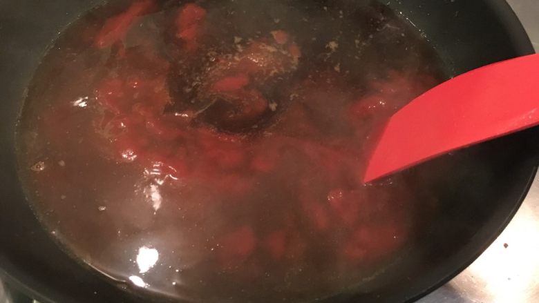 糖醋小肉球,除了生粉,全部下锅去,煮开
