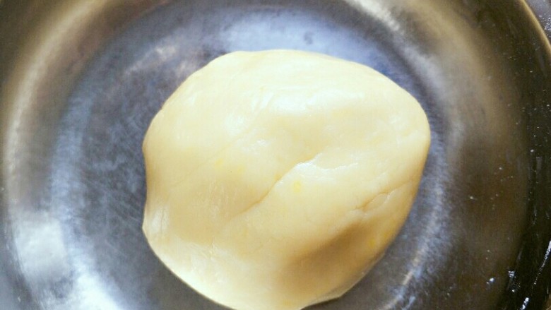 宝宝辅食+磨牙棒,再用手揉成团,静置20分钟