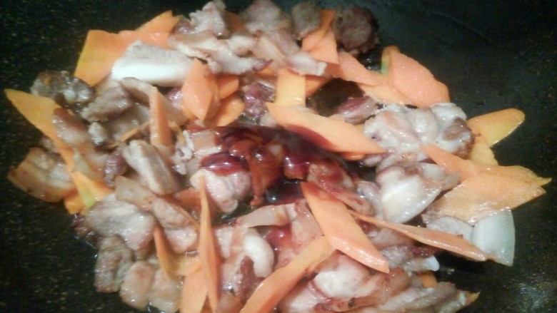 【家常菜】回锅肉,<a style='color:red;display:inline-block;' href='/shicai/ 721'>蚝油</a>2勺，