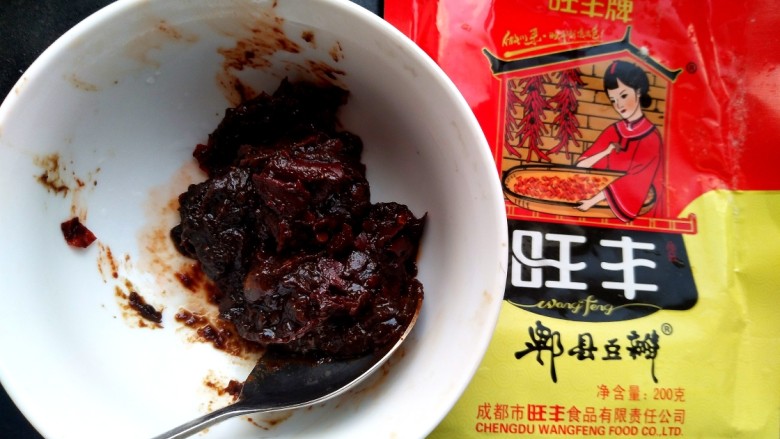 做饼~春饼卷酱爆六合菜,<a style='color:red;display:inline-block;' href='/shicai/ 46964'>郫县豆瓣酱</a>我加入了些不辣的面酱。(本人吃不了太辣的。)