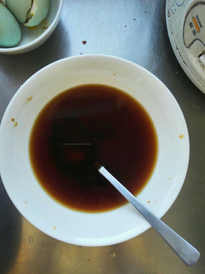 糖醋山药,生抽,醋,耗油,糖 ,盐放置于一碗中,加少量水调拌