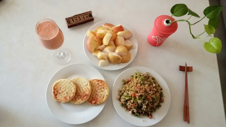 做饼+土豆牛奶五香饼,亲们，赶快动手做起来吧！
