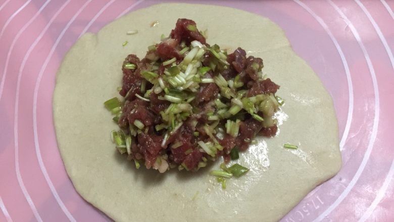 #做饼#牛肉馅烙饼,包入牛肉馅