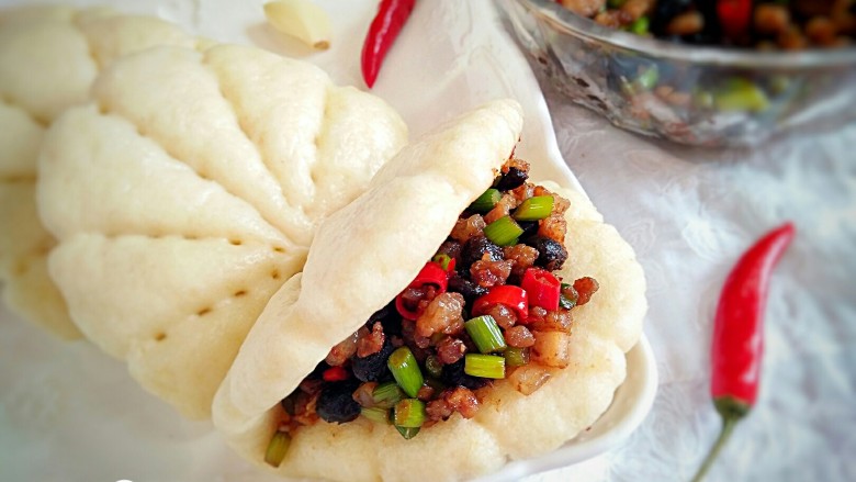 苍蝇头,吃米饭,夹饼里,下酒……都是极好的。