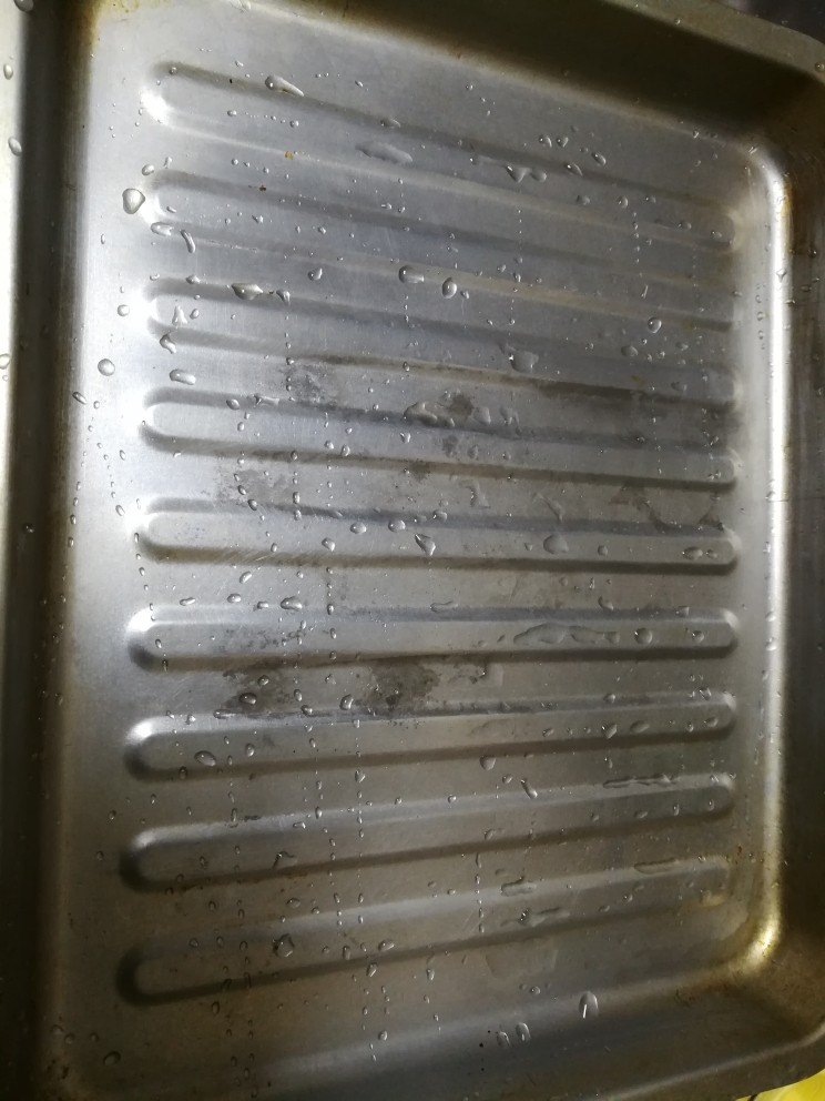 酸甜可口的简易版蔓越莓蛋挞,洗好烤盘