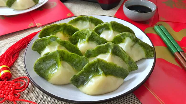 翡翠饺子,入蒸锅,水开后蒸15分钟即可。