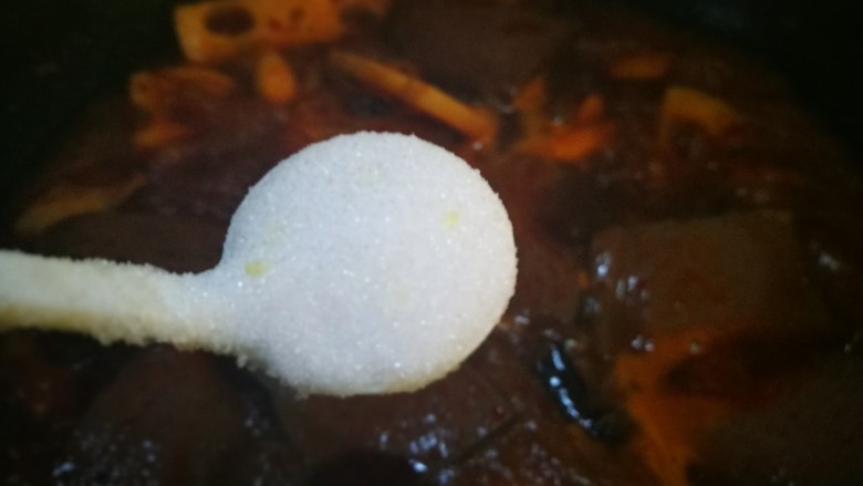 家宴菜谱~鸡鸭鱼肉之毛血旺,加入少许<a style='color:red;display:inline-block;' href='/shicai/ 3729'>白糖</a>