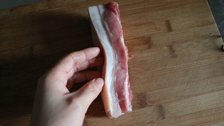 蒜泥白肉|爸爸最喜欢的下酒菜,我选的带皮五花肉;