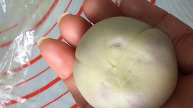 荷花酥,同样虎口收圆法,包好