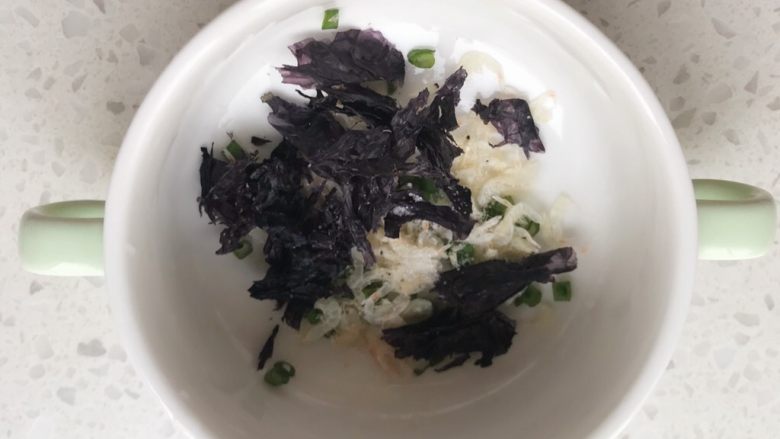 莴笋廋肉豆腐干,加一个虾皮紫菜汤，葱，紫菜，，盐，虾皮适量