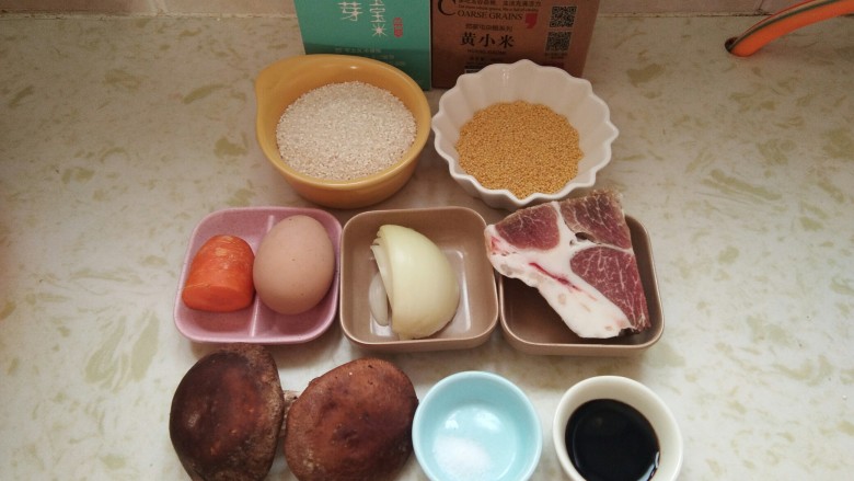 肉末杂蔬太阳蛋蒸饭,所有材料准备完成