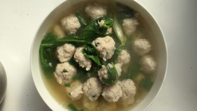 豌豆尖肉丸汤