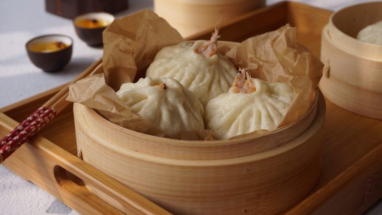 磷虾肉包,冷水上锅蒸,大火烧开后,转中小火蒸15分钟左右