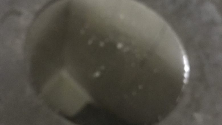 红烧乳鸽,放多点油,我节约放一少半