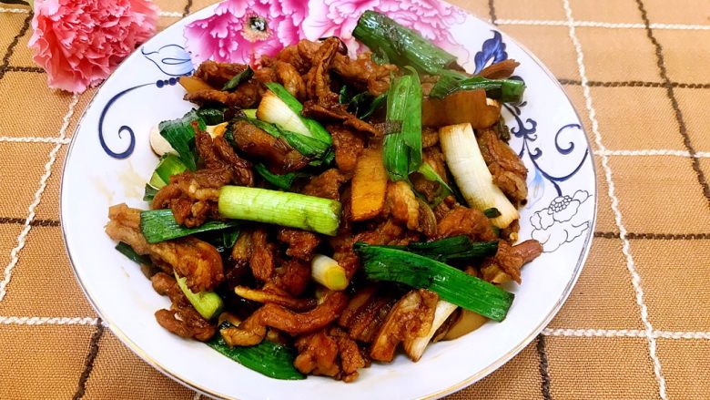 蒜苗炒羊肉,好啦,爆炒羊肉好了