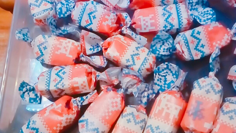 自制牛轧糖,好好吃哦,来一颗吧