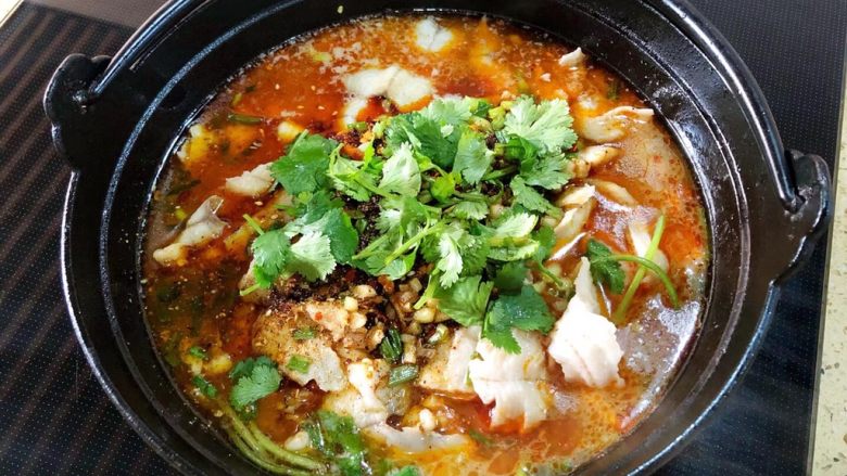 黑鱼三吃,麻辣鱼片:鱼片处理和葱油鱼片一样