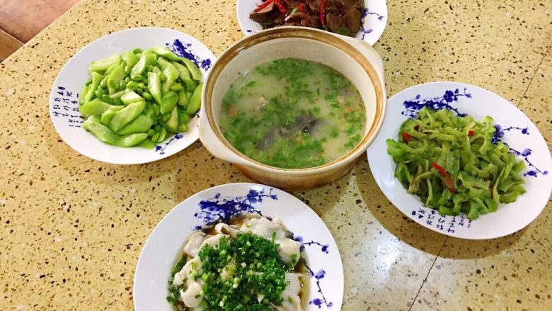 黑鱼三吃,这锅鱼汤鲜美无比~~