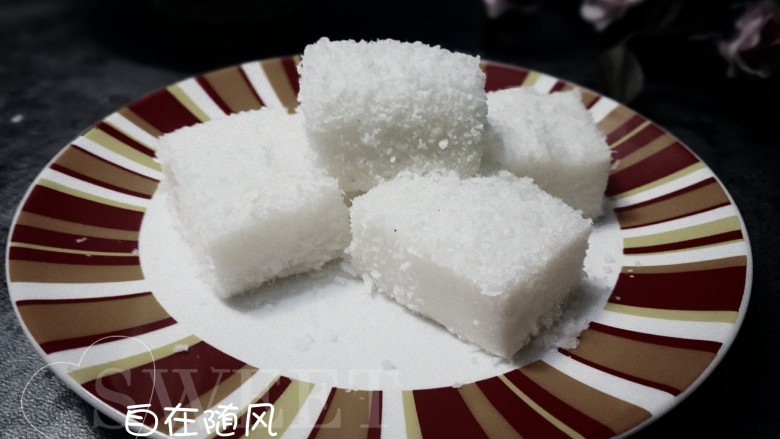 家宴甜点~双色奶冻小方,来一张椰丝奶冻