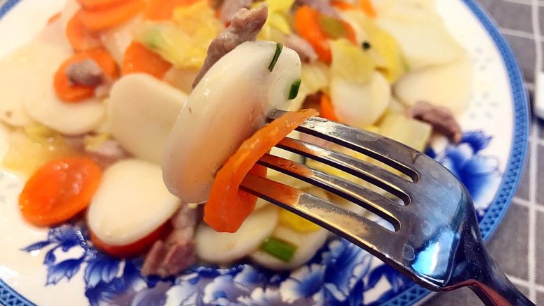 #年味#白菜肉丝炒年糕,先尝一下吧,肉质鲜嫩,年糕超级Q哦