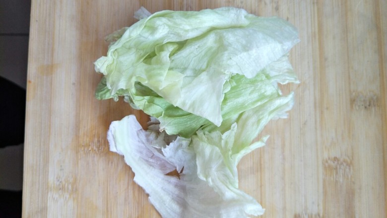小吃拼盘,用手撕开