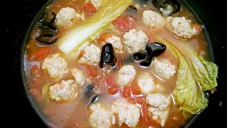 酸汤鸡滑――年腻后的开胃下饭菜,加适量盐和<a style='color:red;display:inline-block;' href='/shicai/ 756'>鸡精</a>大火煮2分钟即可。