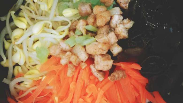 石锅拌饭（新手版）,码上各种食材