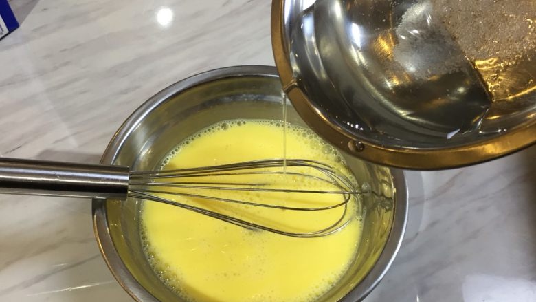 蛋挞制作,两者再混合均匀