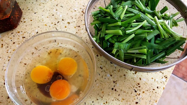 家常爆腰花,三个鸡蛋加一勺生抽一勺麻油