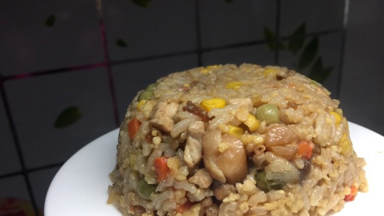 海鲜焖饭(宝宝版),倒过来,轻松取下碗就可以开吃啦