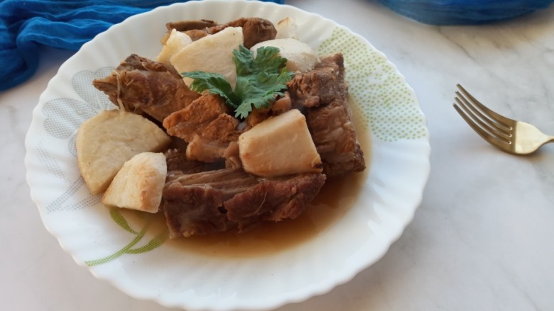 芋头排骨煲,排骨软嫩,芋头入口即化