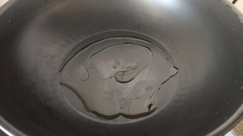 黑胡椒蜜汁鸡排,平底锅热油