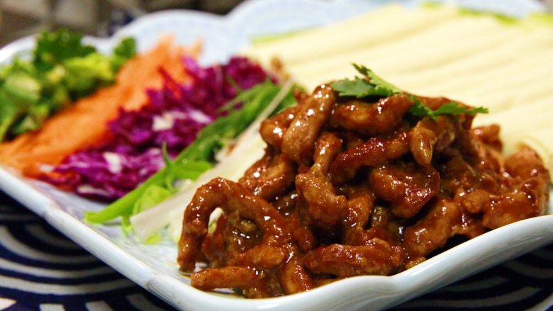 东北那旮沓的美食★京酱肉丝,完成了!!这肉丝的样子是不是超级超级诱人的。