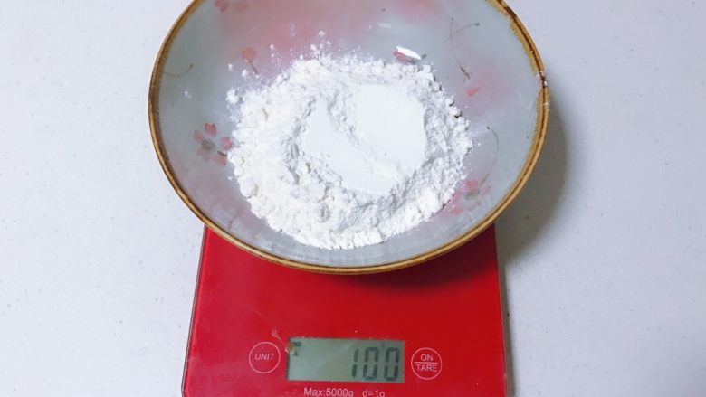 南瓜红枣华夫饼,称取低筋面粉/中筋面粉100克