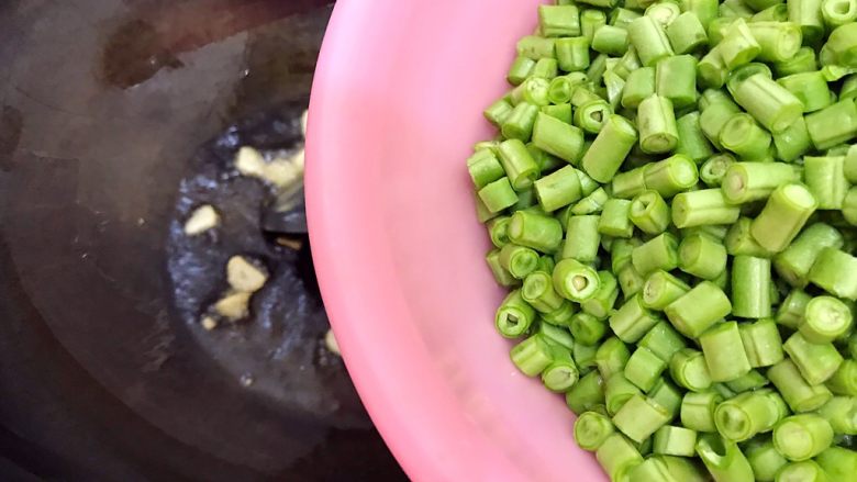 家常一碟小菜の蚝油素三丁（辣椒豆干炒豇豆）,下豇豆