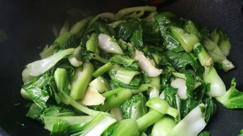 营养青菜肉丝山药粥,青菜也入锅,超区生涩即可。