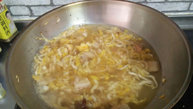 什锦酸菜,加适量水