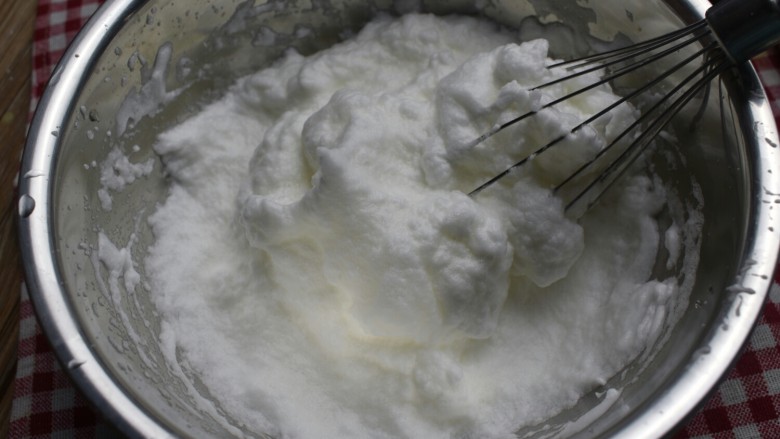 紫薯米糕(宝宝辅食),打发至硬性发泡