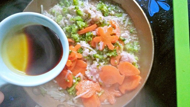 兔子盖浇饭,下点酱油入味