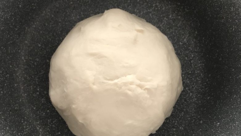 家常春饼,用手揉成光滑的面团