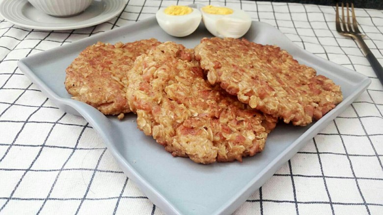 快手健康早餐，燕麦火腿粗粮鸡蛋饼