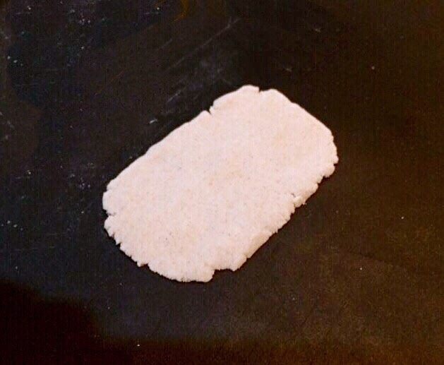 山西经典面食之一 莜面栲栳栳,把面皮整理一下