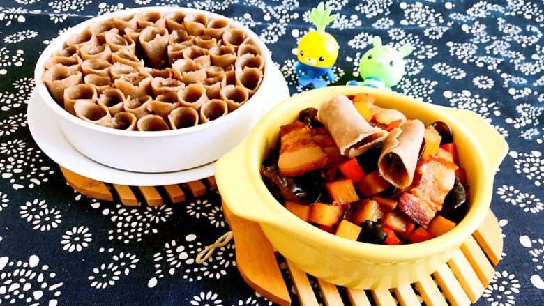 山西经典面食之一 莜面栲栳栳,这道莜面栲栳栳口感独特,颜值爆表~
