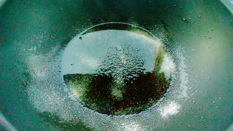干烧大黄鱼(内附煎鱼不破小窍门),煎鱼不破窍门(热锅放油撒一层盐)