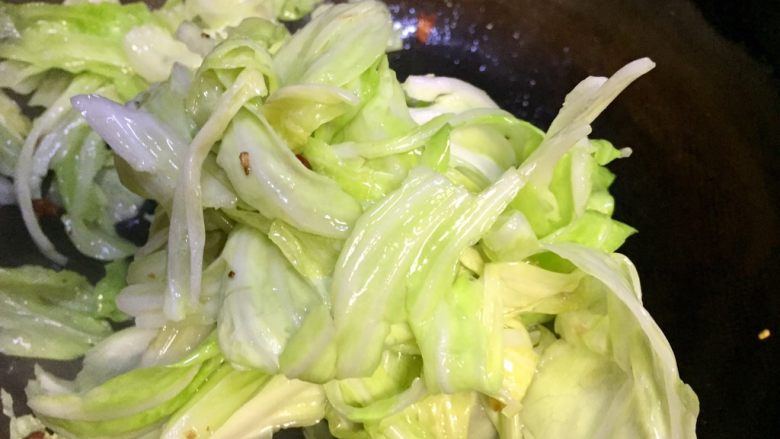 抗癌前五的蔬菜~糖醋手撕白菜,炒均匀