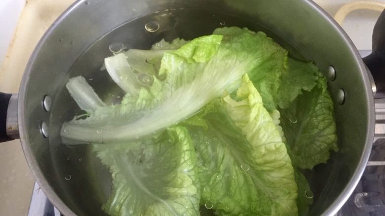 我爱蒜蓉系列➕蒜蓉蚝油生菜,加入生菜,烫十秒捞出