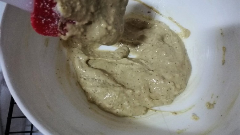 红枣酸奶溶豆(新手零失败),最好是过筛一下,这样后面挤出来的溶豆会细腻。