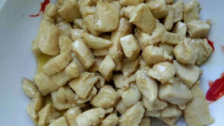 尖椒炒鸡丁,盛出待用